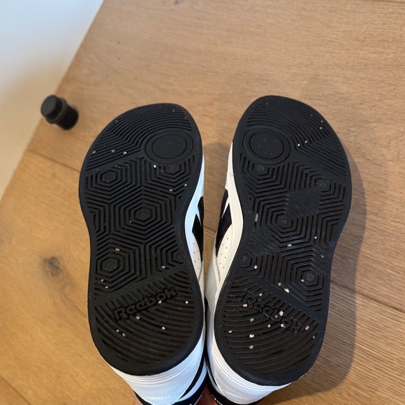 Reebok womens White and Black Mid-Top Sneakers - Picture 5 of 6